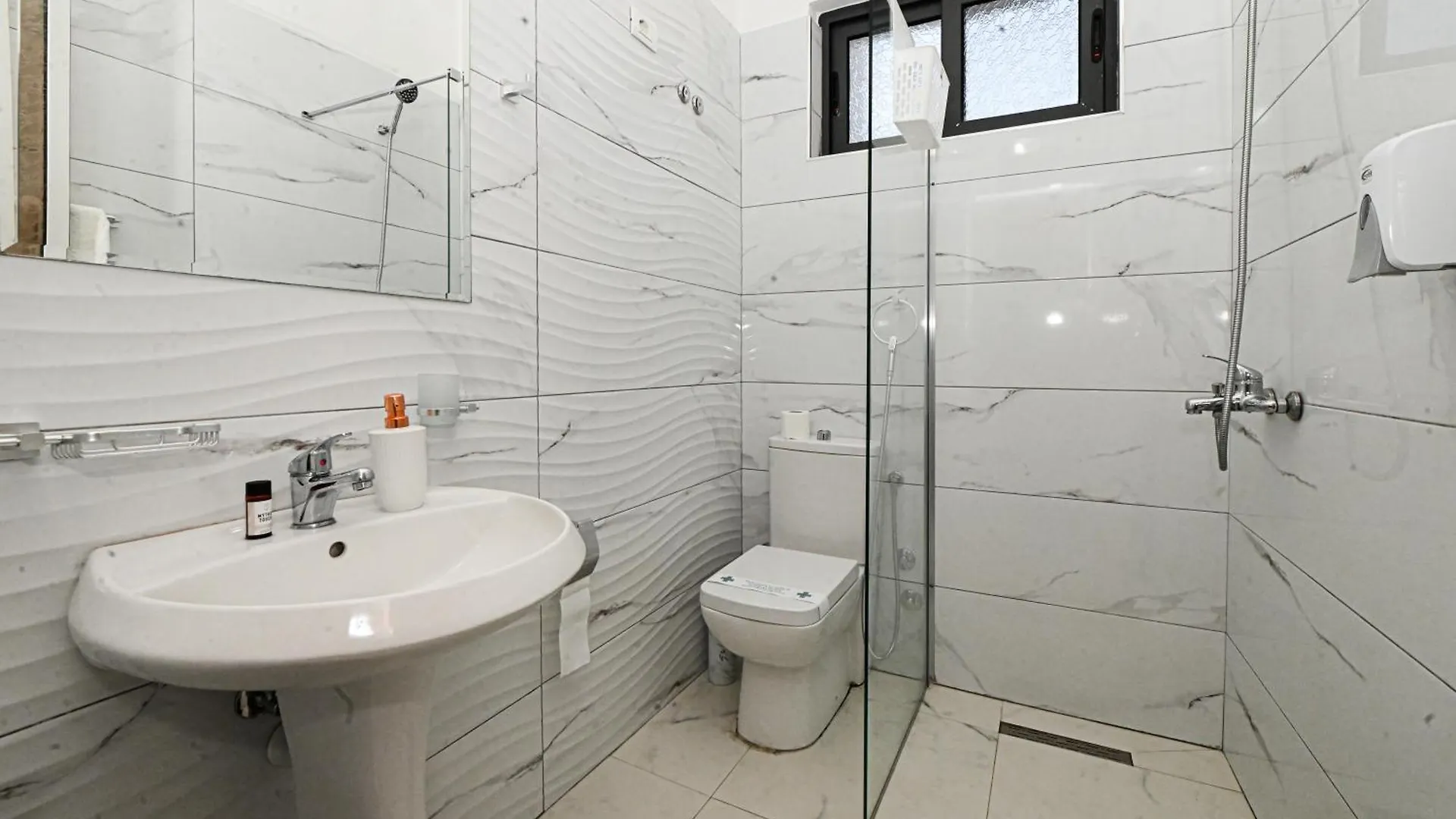 ***  Hotel Fama Škalngur Albanien