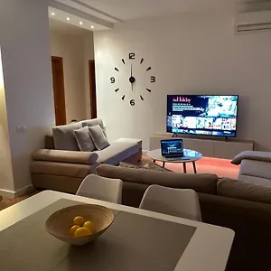 proper-apartment.hotels-in-tirana.com/