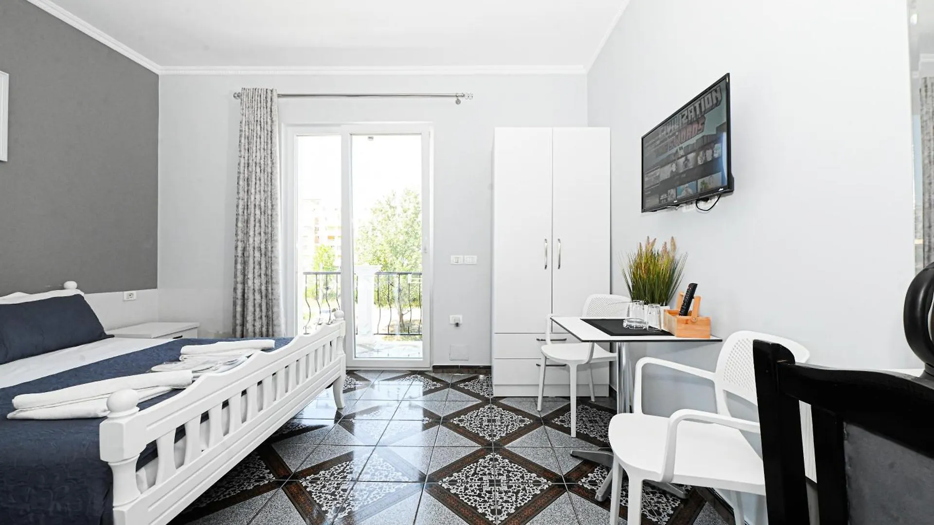 Hotel Fama Shkallnur