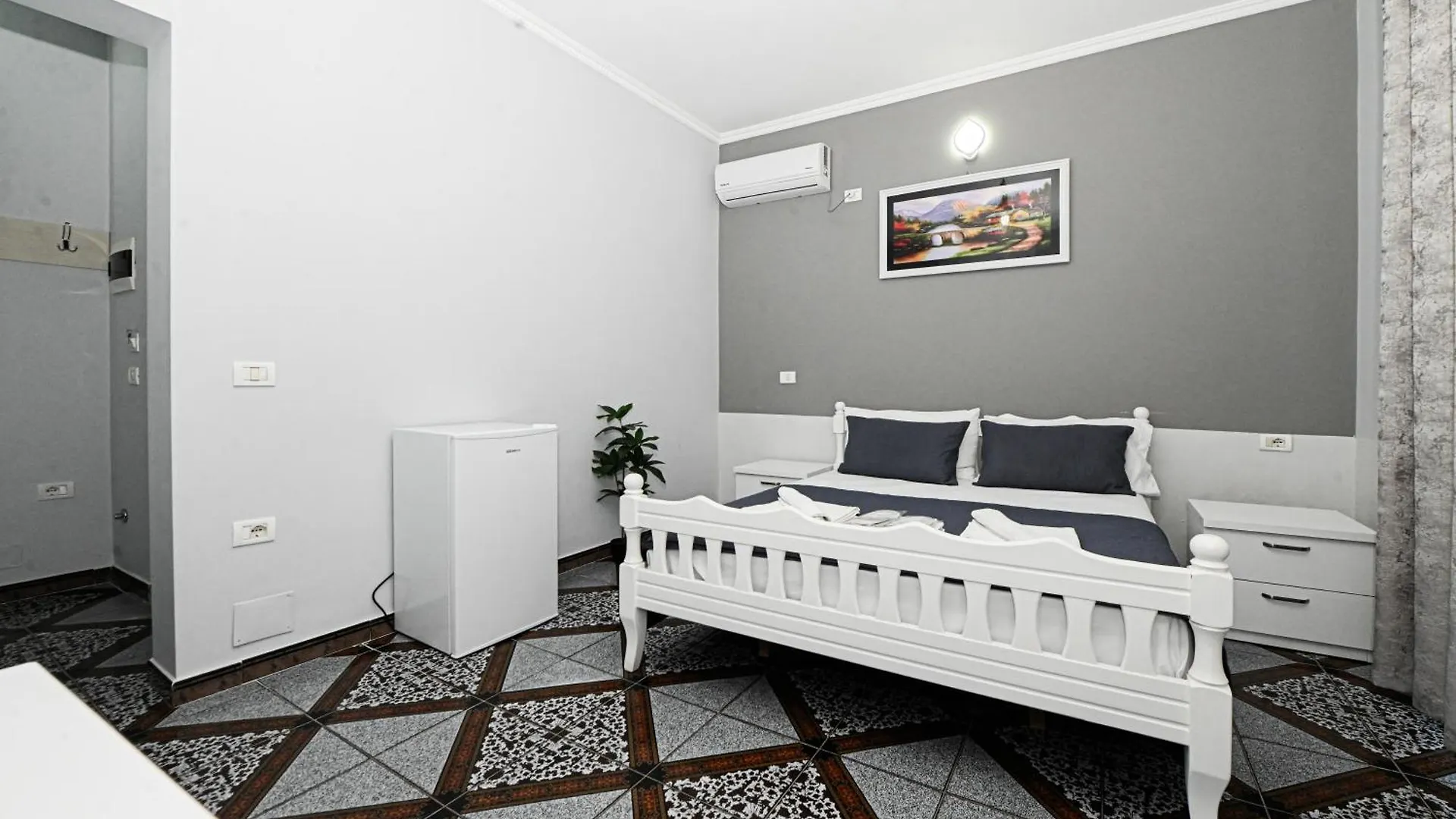 Hotel Fama Shkallnur
