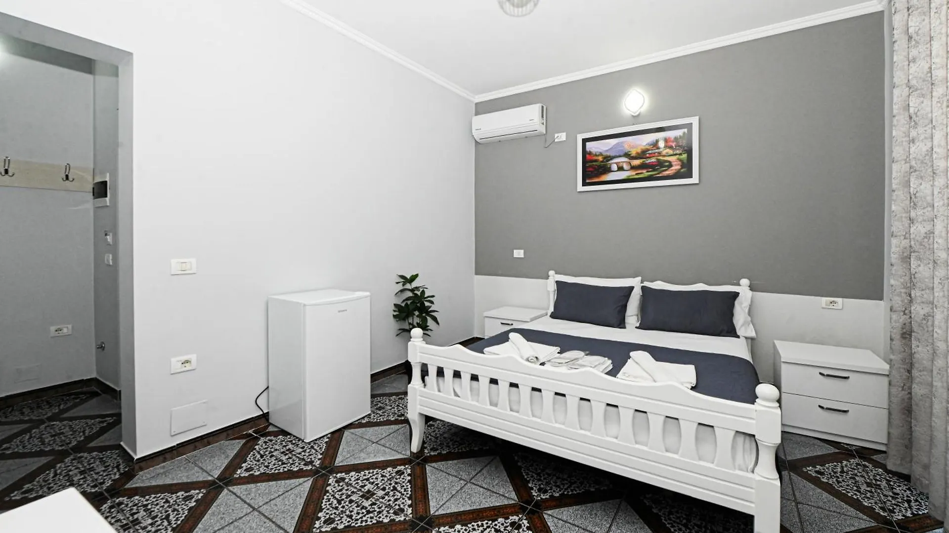 Hotel Fama Shkallnur