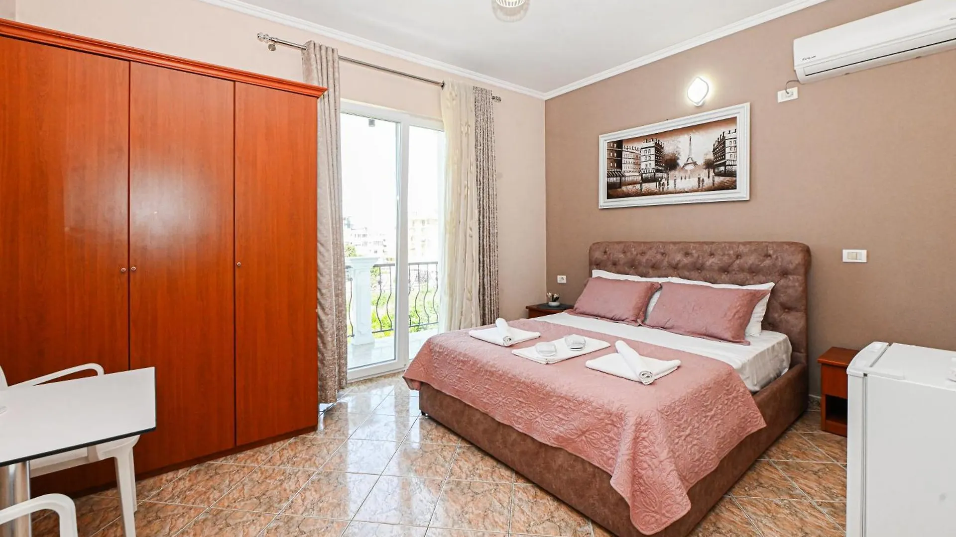 Hotel Fama Shkallnur