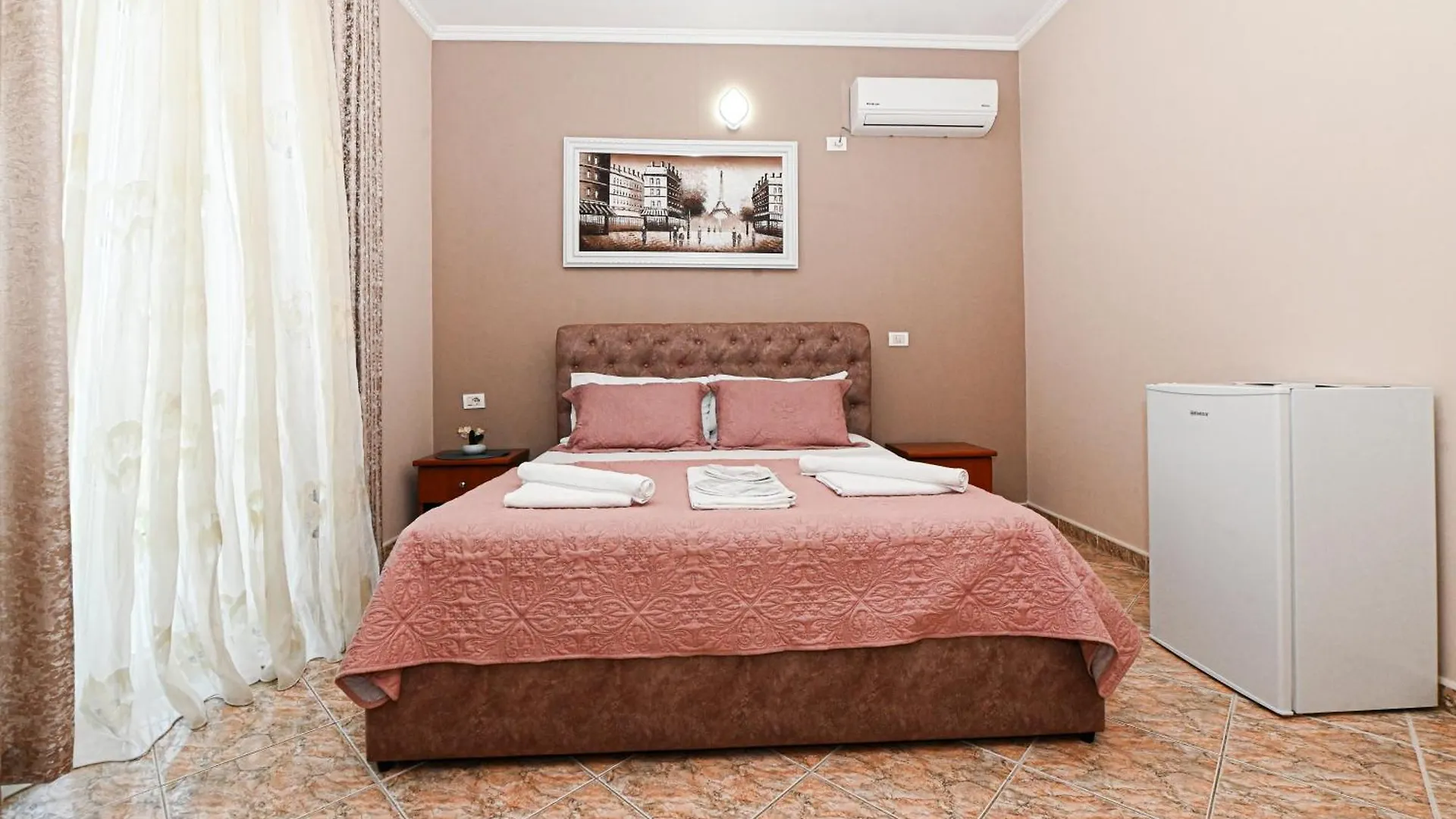 Hotel Fama Shkallnur