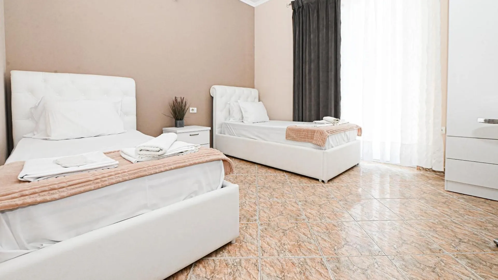Hotel Fama Shkallnur