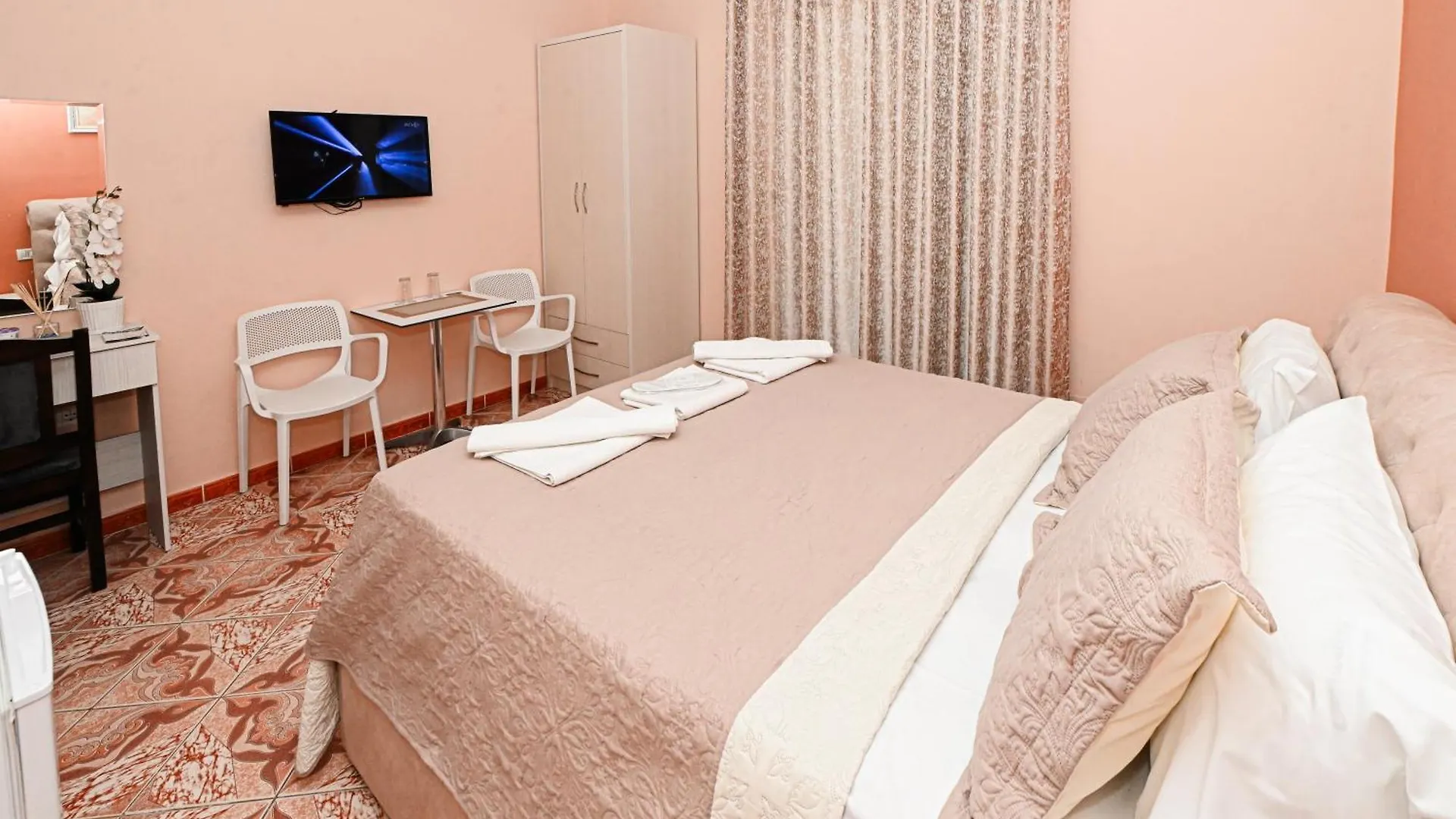 Hotel Fama Shkallnur
