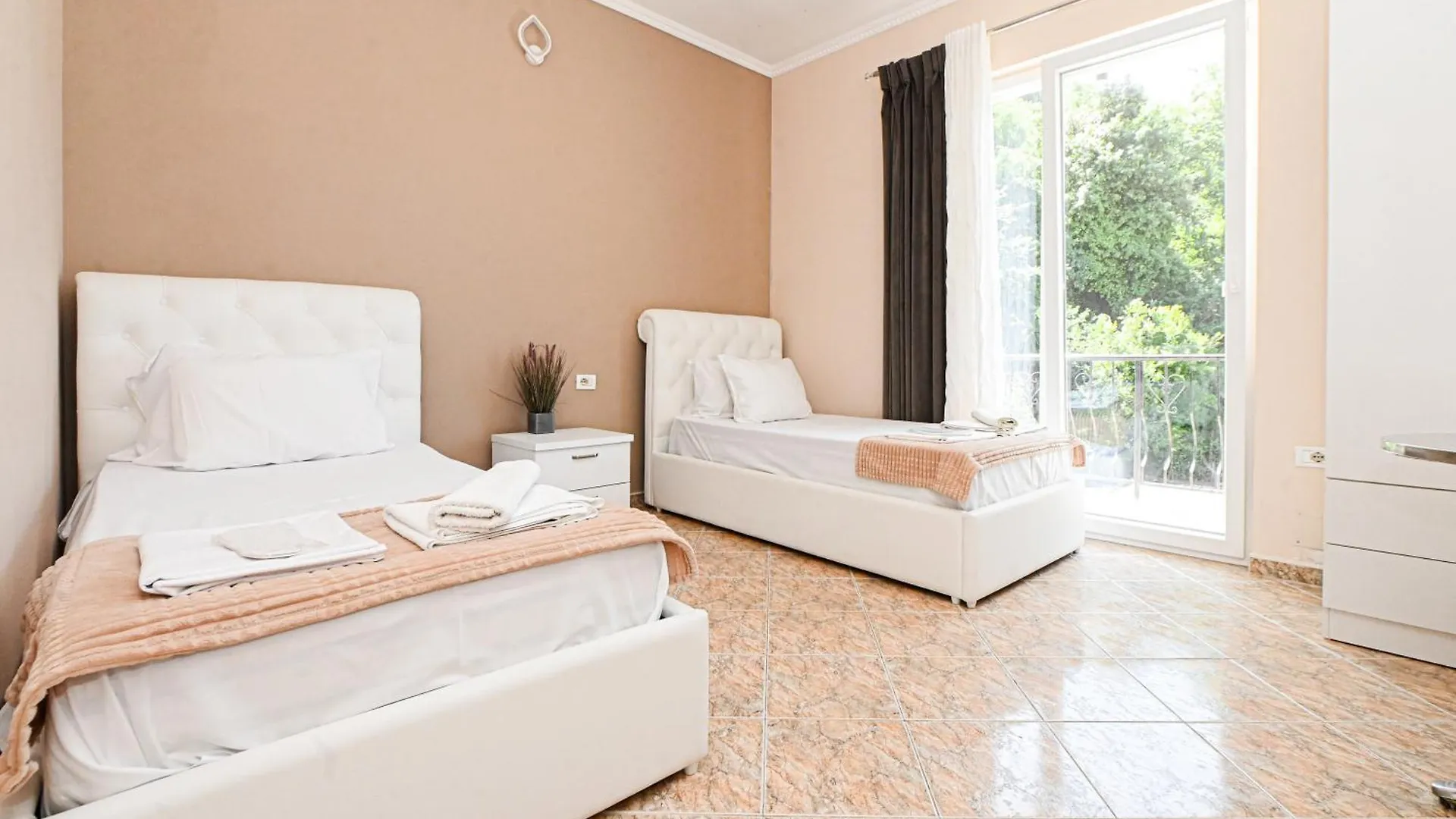 Hotel Fama Shkallnur